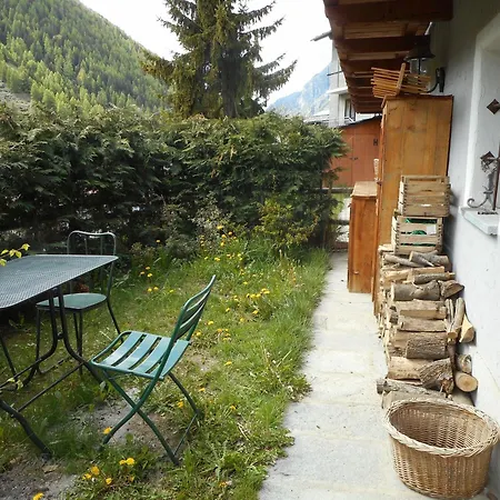 Апартаменты In Mit Garten *